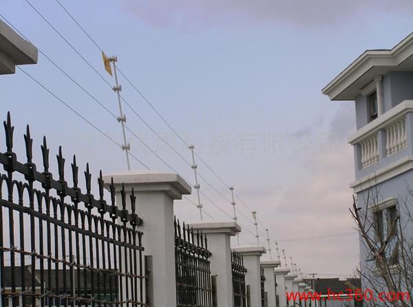 С����ǽ�����Χ�� ����һ�˵���զ��